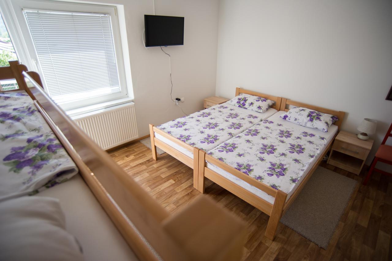 Hostel Larisa Banja Luka Eksteriør bilde